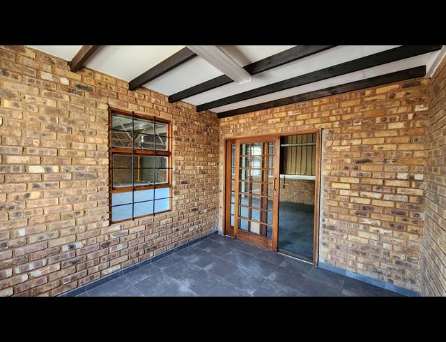 125M² WAREHOUSE TO LET IN SEBENZA